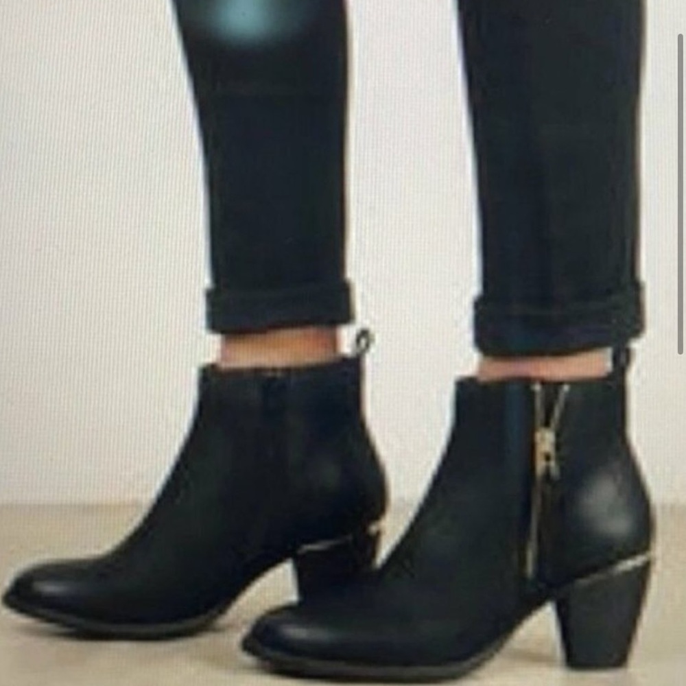 Steve Madden Black Leather Burnished
Double Zip Boho Wantagh Sz 10 Ankle
Booties